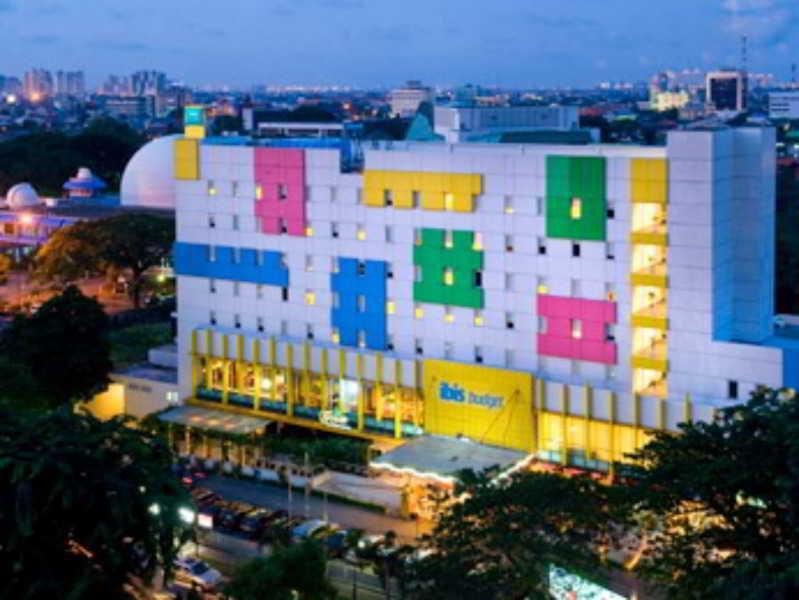 Ibis Budget Jakarta Cikini Exterior foto
